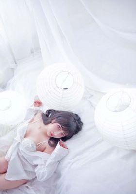 宝贝胸罩脱了让我揉你的胸视频_电影免费国语